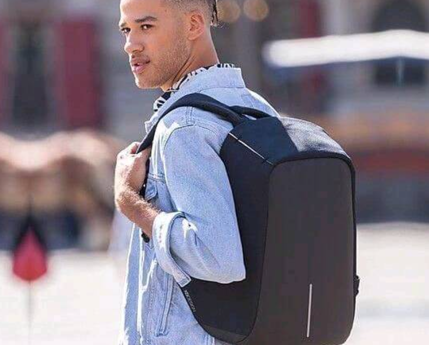 Morral antirrobo con puerto USB